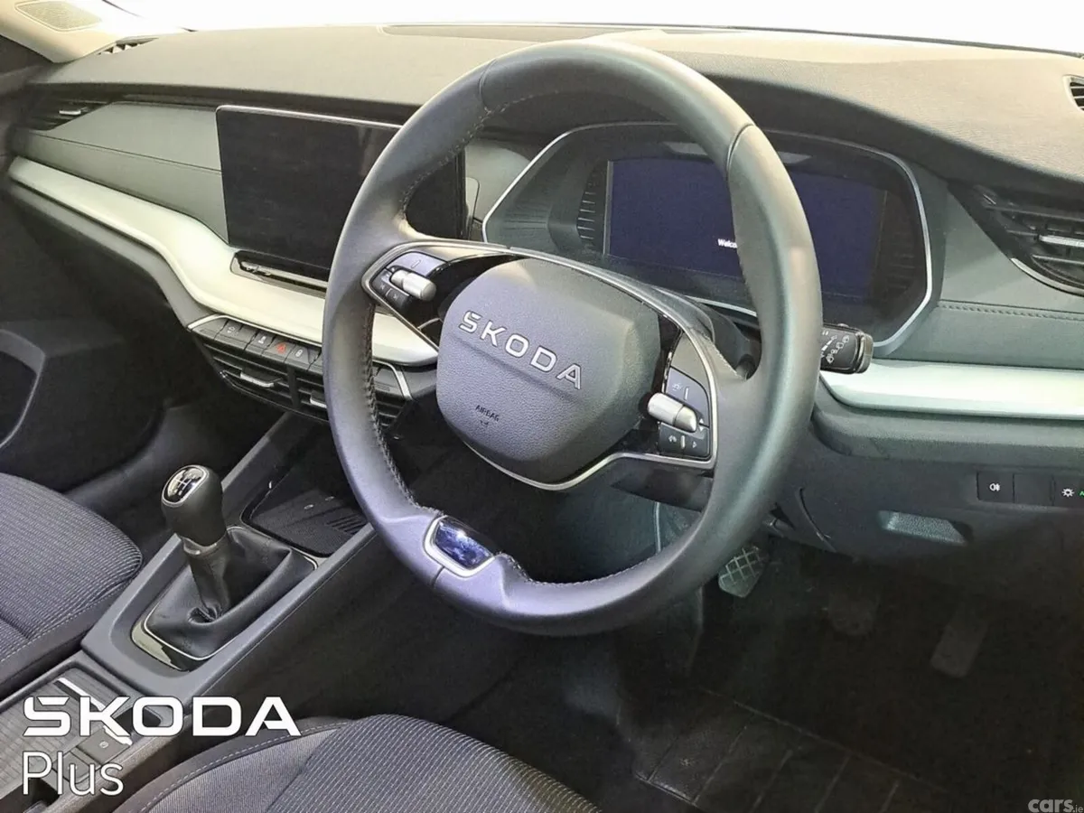 Skoda Octavia Saloon, Diesel, 2026, White