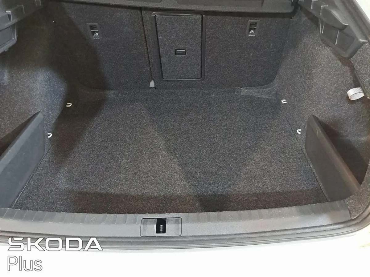 Skoda Octavia Saloon, Diesel, 2026, White