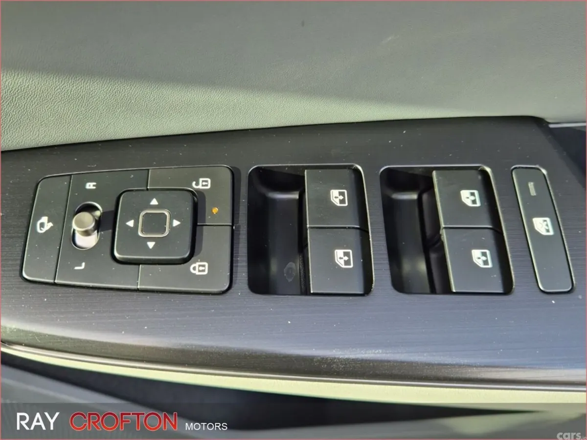 Kia EV6 MPV, Electric, 2026, White