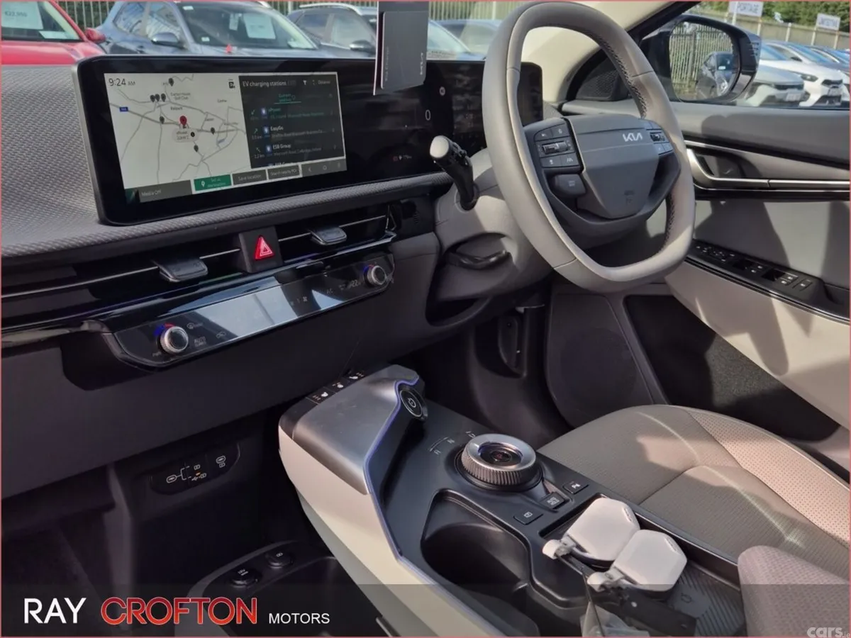 Kia EV6 MPV, Electric, 2026, White