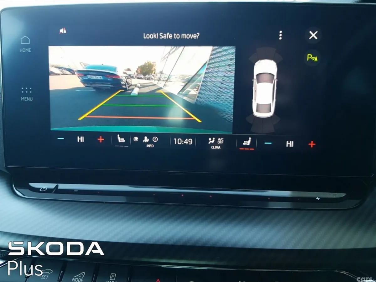 Skoda Octavia Saloon, Diesel, 2024, Green