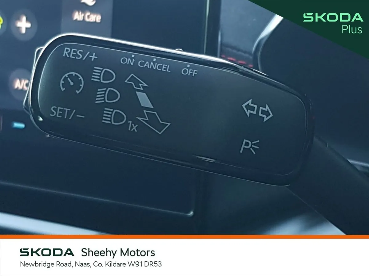 Skoda Octavia Saloon, Diesel, 2024, Green