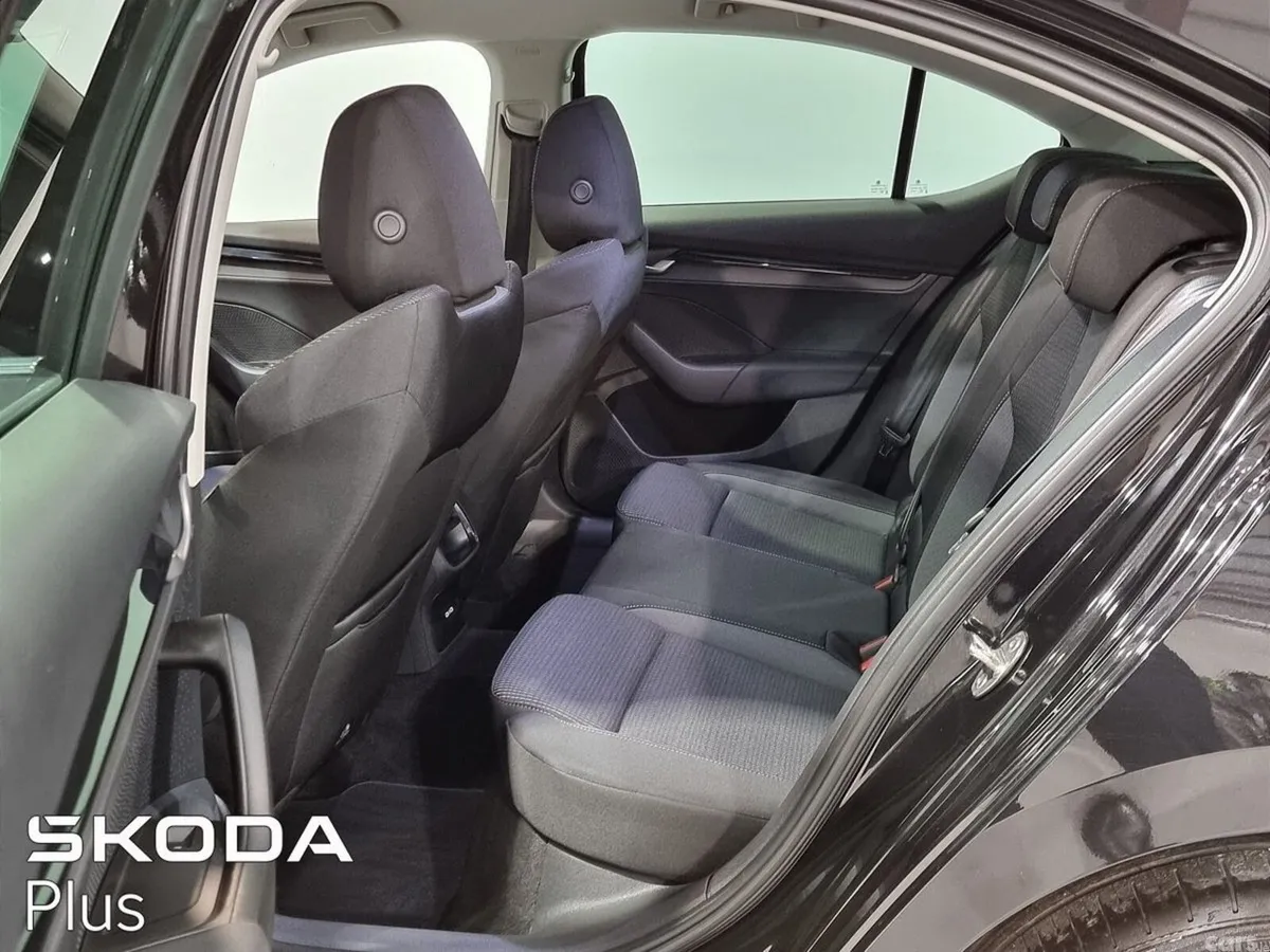 Skoda Octavia Saloon, Petrol, 2026, Black