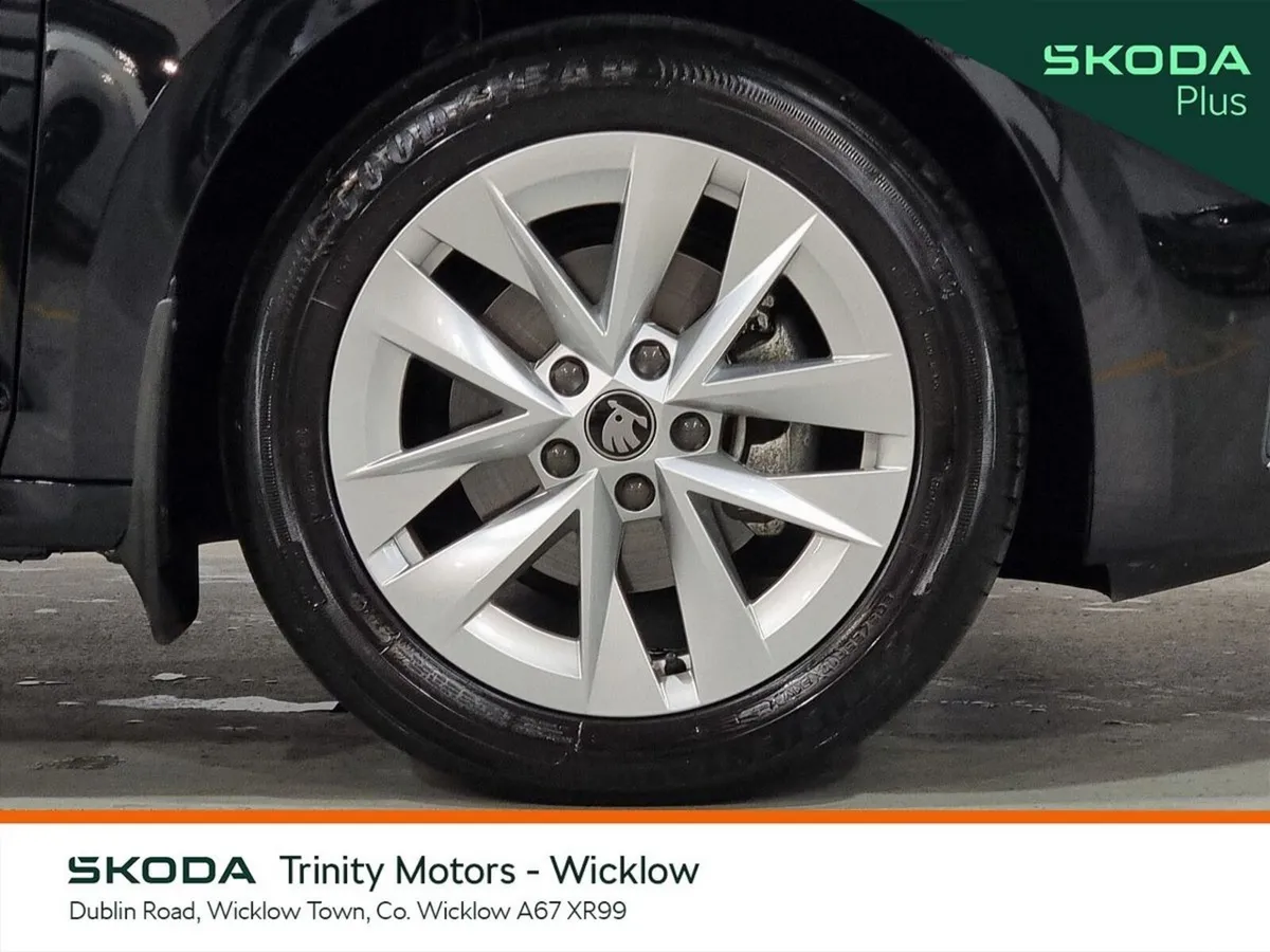 Skoda Octavia Saloon, Petrol, 2026, Black