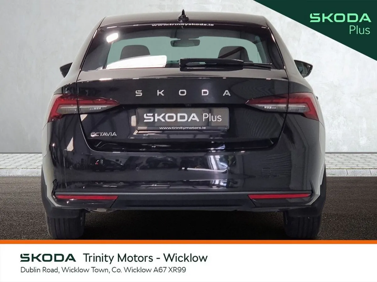 Skoda Octavia Saloon, Petrol, 2026, Black