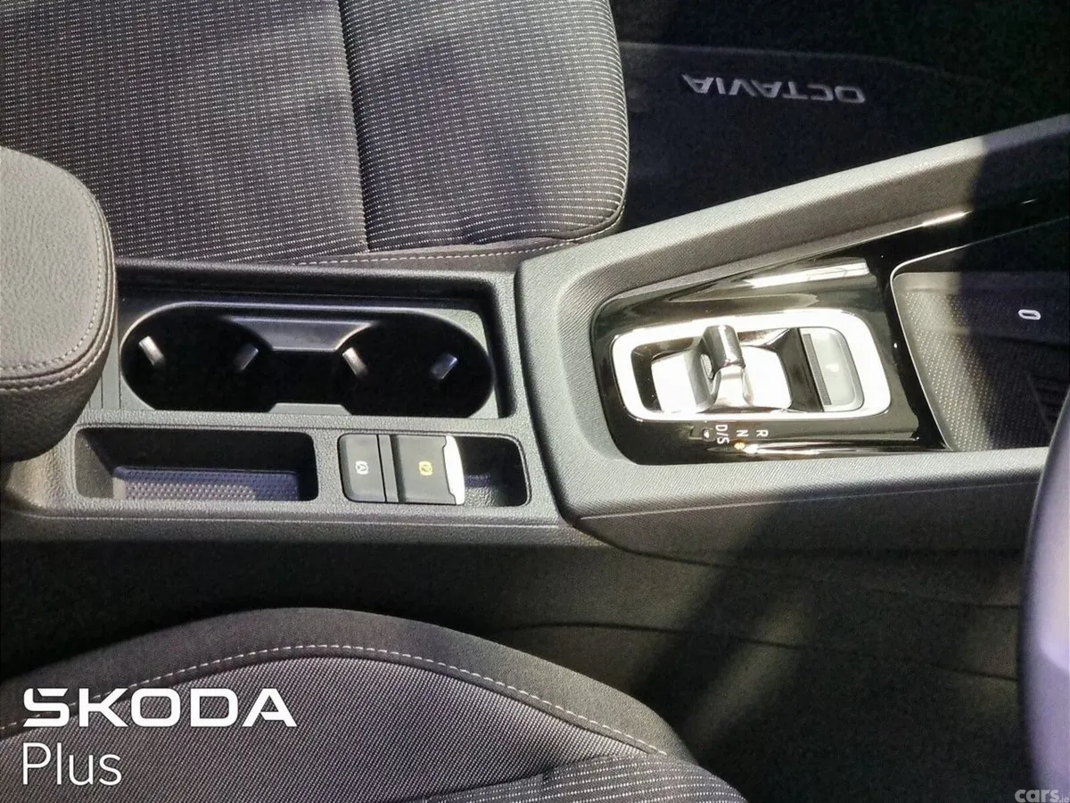 Skoda Octavia Saloon, Petrol, 2026, Black
