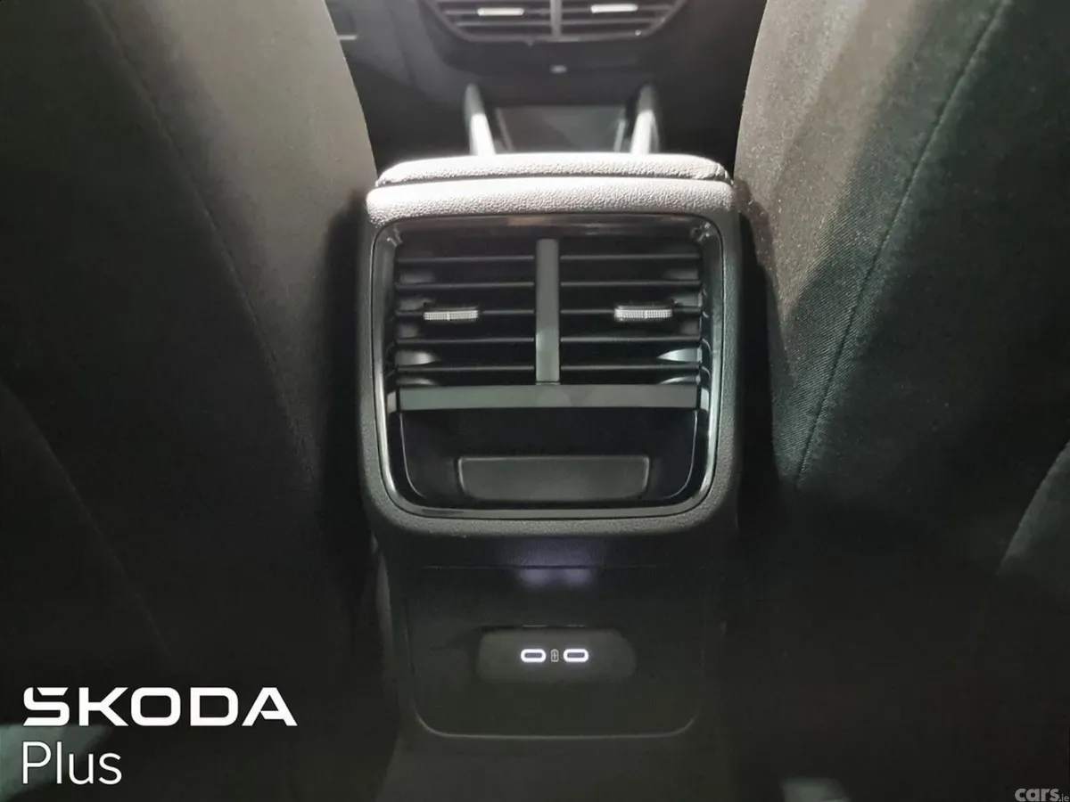 Skoda Octavia Saloon, Petrol, 2026, Black