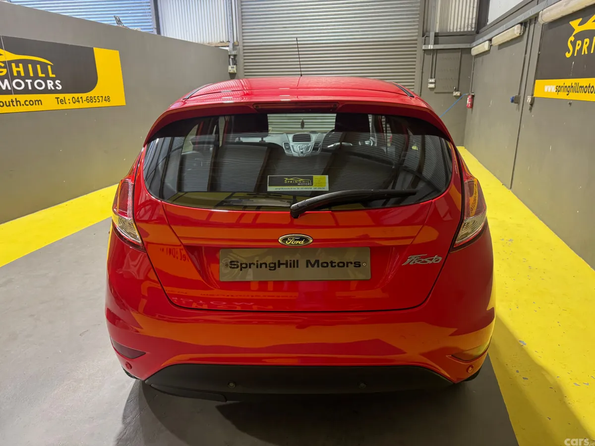 Ford Fiesta Hatchback, Diesel, 2015, Red
