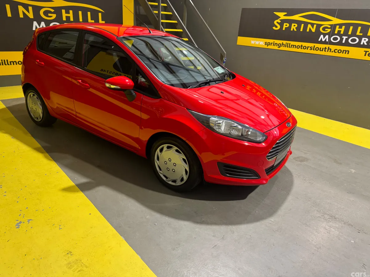 Ford Fiesta Hatchback, Diesel, 2015, Red