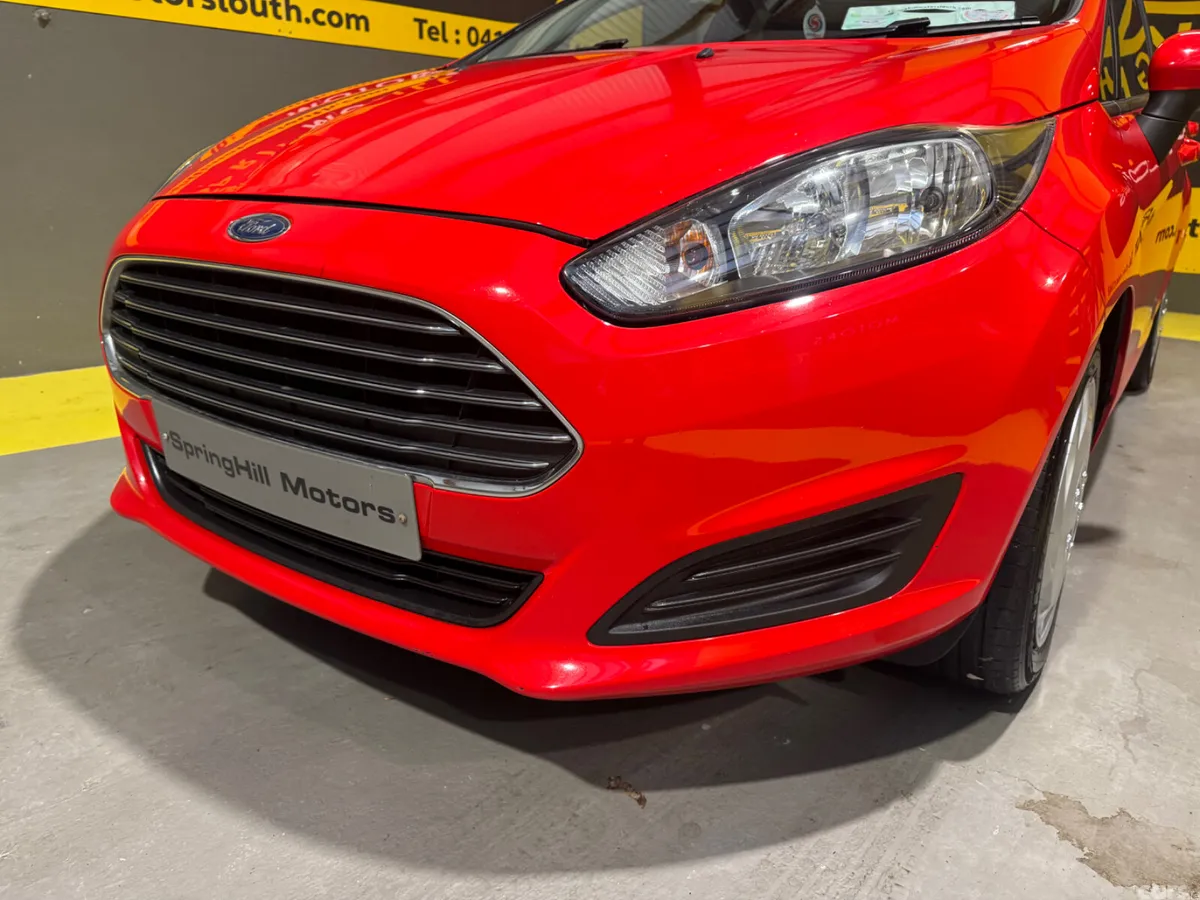 Ford Fiesta Hatchback, Diesel, 2015, Red