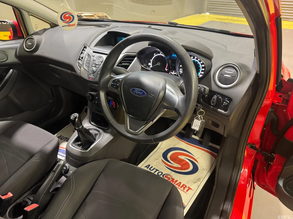 Ford Fiesta Hatchback, Diesel, 2015, Red
