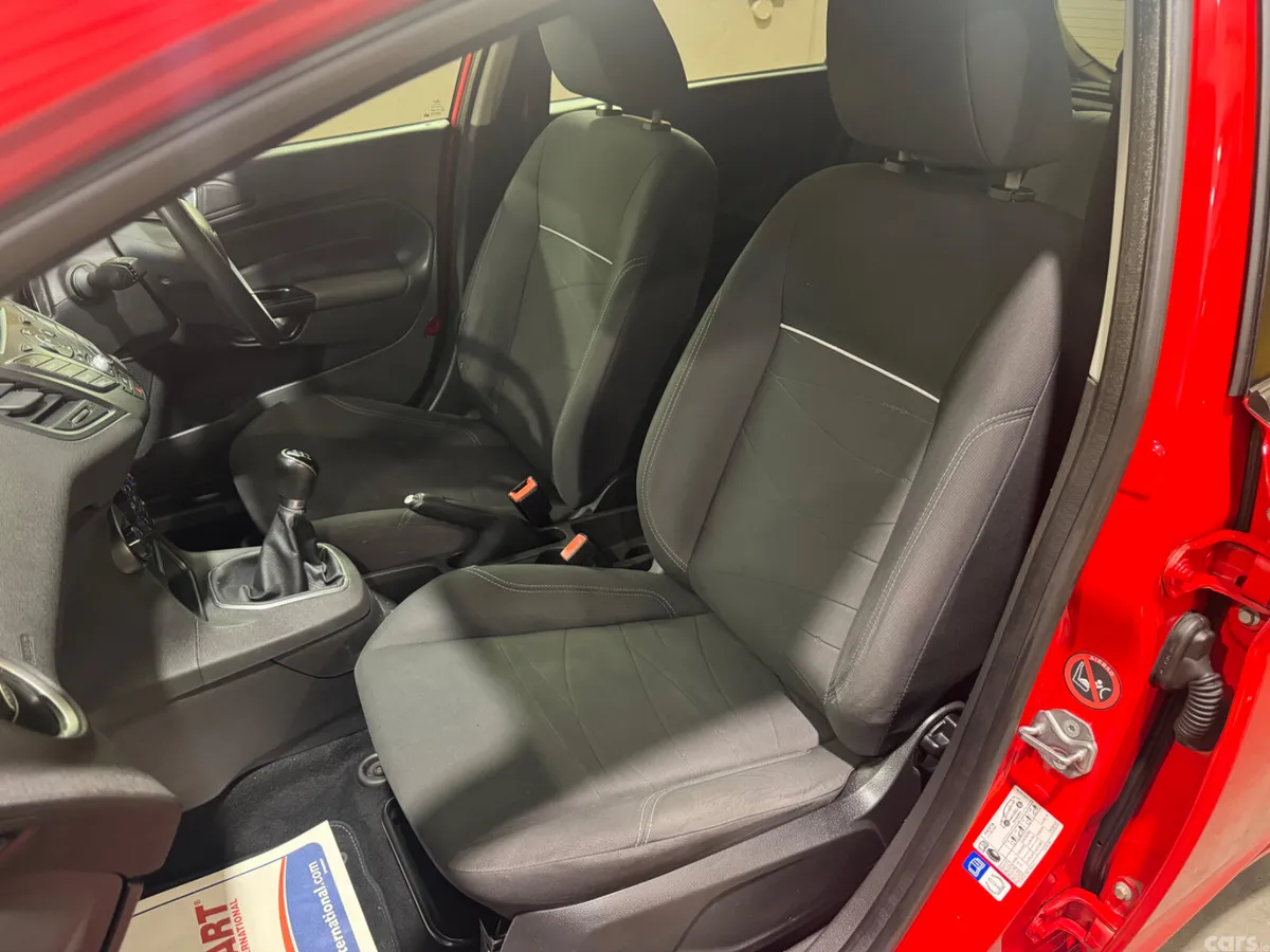 Ford Fiesta Hatchback, Diesel, 2015, Red