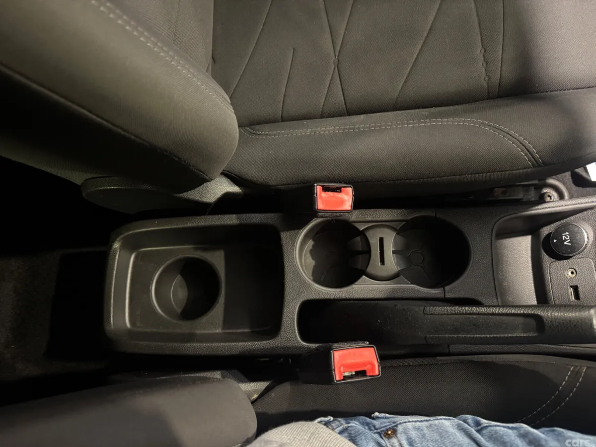 Ford Fiesta Hatchback, Diesel, 2015, Red