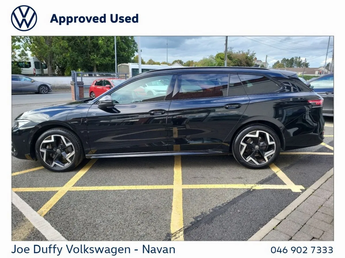 Volkswagen Passat Estate, Petrol Plug-in Hybrid, 2025, Black