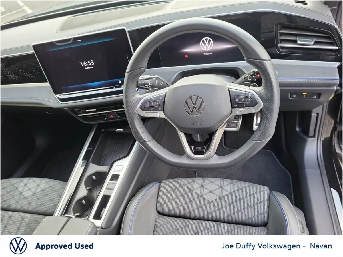 Volkswagen Passat Estate, Petrol Plug-in Hybrid, 2025, Black