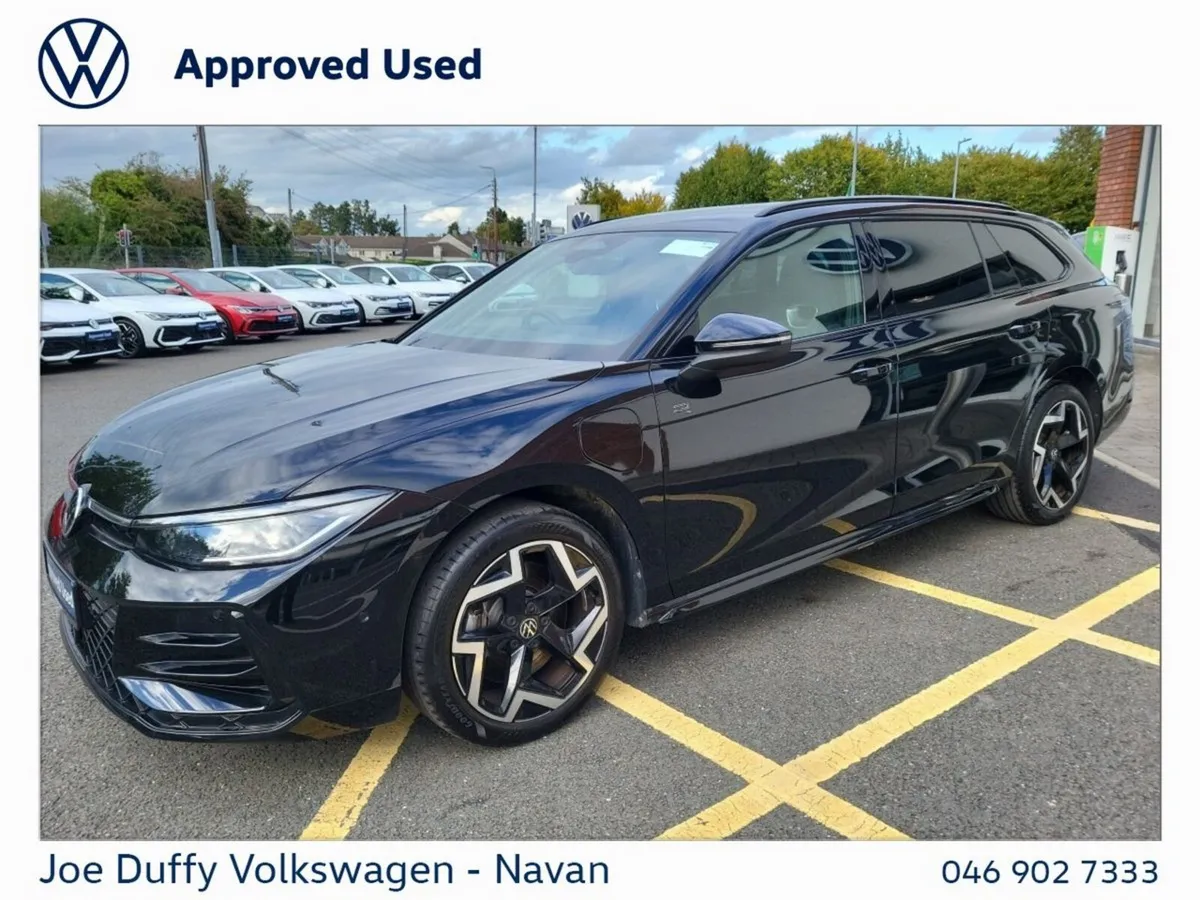 Volkswagen Passat Estate, Petrol Plug-in Hybrid, 2025, Black