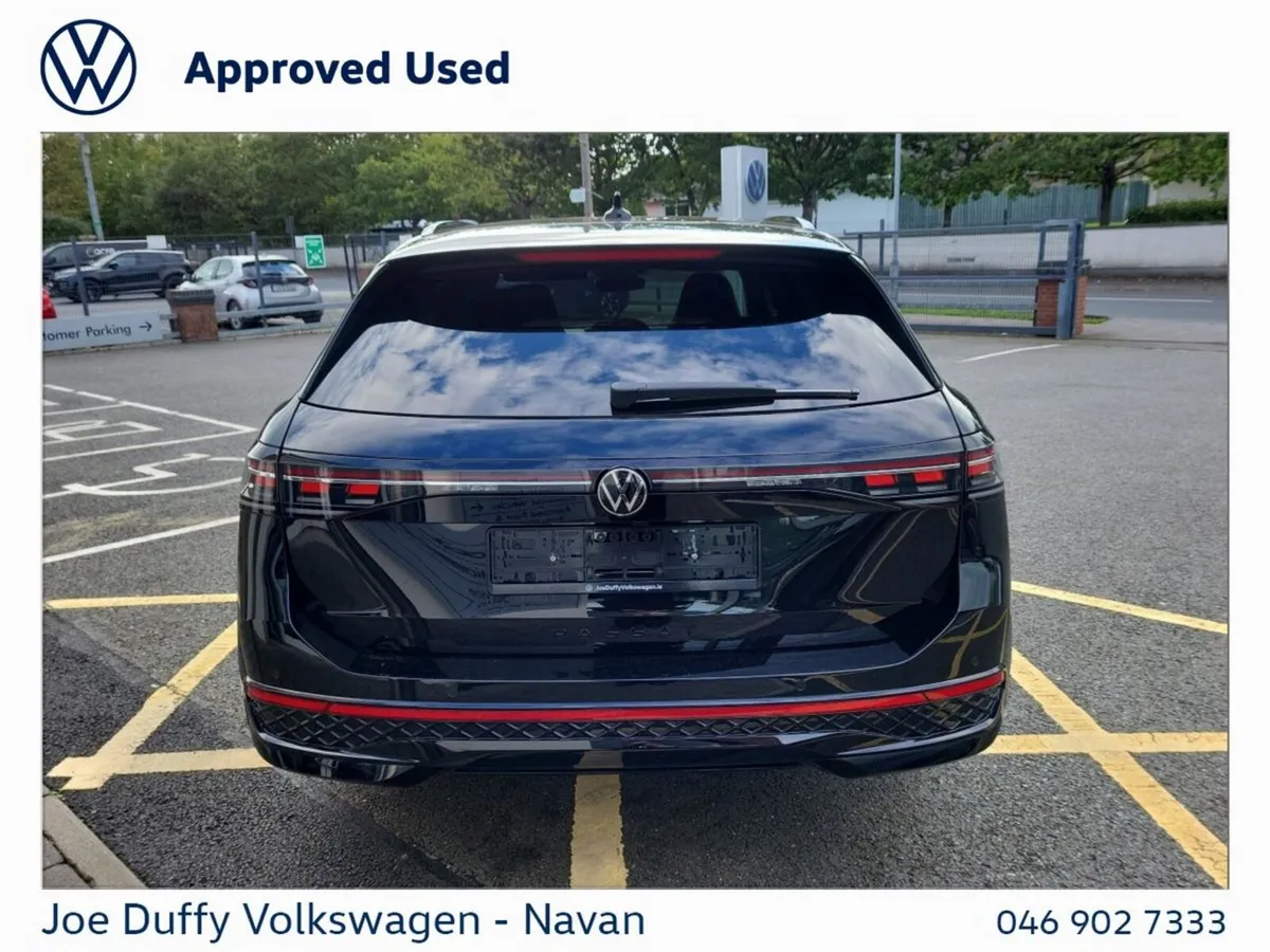 Volkswagen Passat Estate, Petrol Plug-in Hybrid, 2025, Black