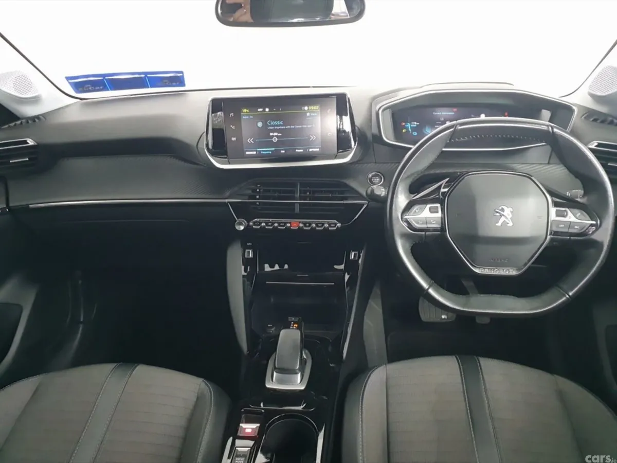 Peugeot 208 Hatchback, Electric, 2022, Blue