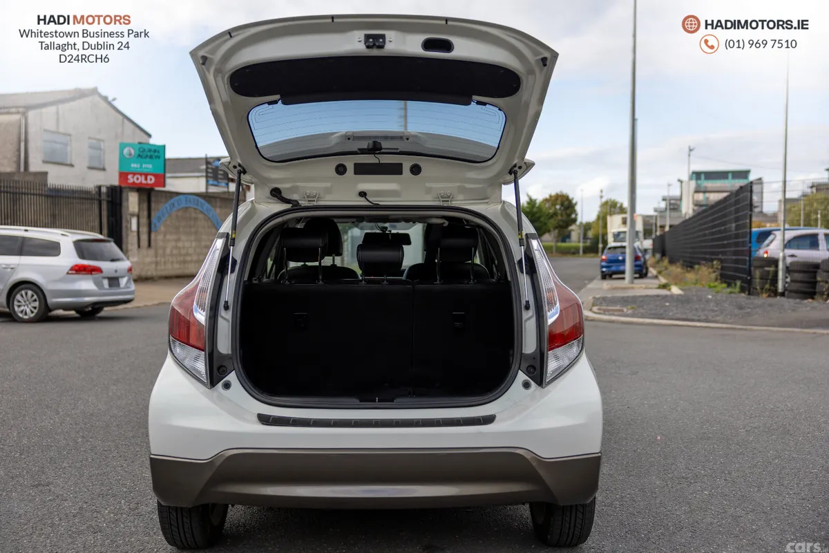 Toyota Aqua Hatchback, Petrol Hybrid, 2015, White