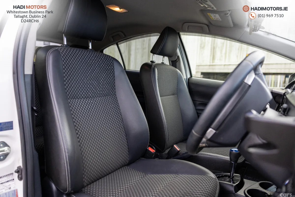 Toyota Aqua Hatchback, Petrol Hybrid, 2015, White