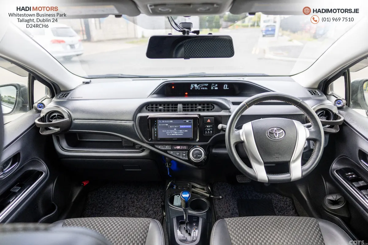 Toyota Aqua Hatchback, Petrol Hybrid, 2015, White