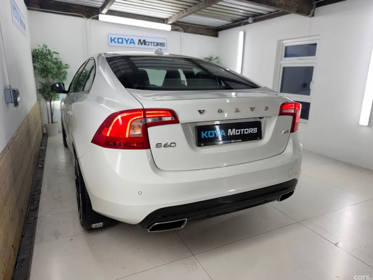 Volvo S60 Saloon, Diesel, 2017, White
