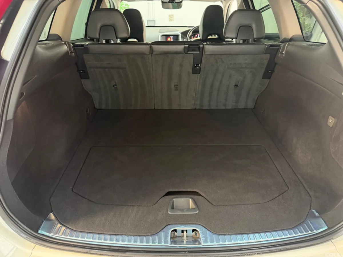 Volvo XC60 SUV, Diesel, 2017, White