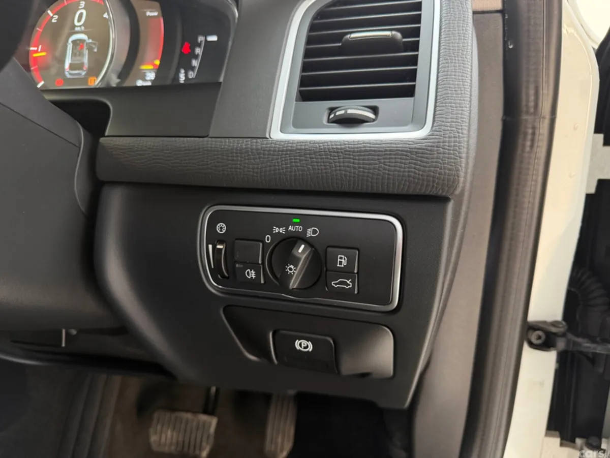 Volvo XC60 SUV, Diesel, 2017, White