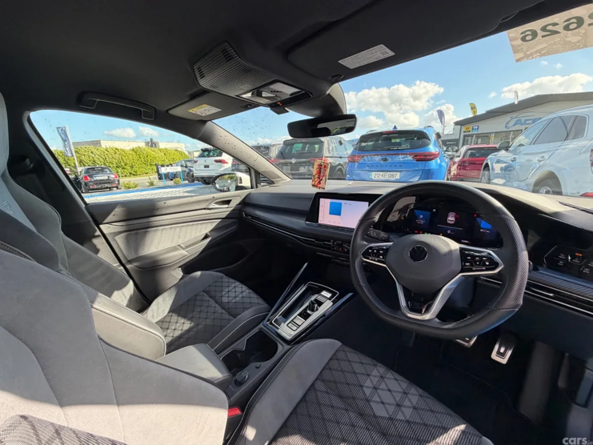 Volkswagen Golf Hatchback, Diesel, 2023, White