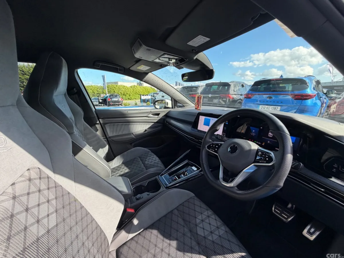 Volkswagen Golf Hatchback, Diesel, 2023, White