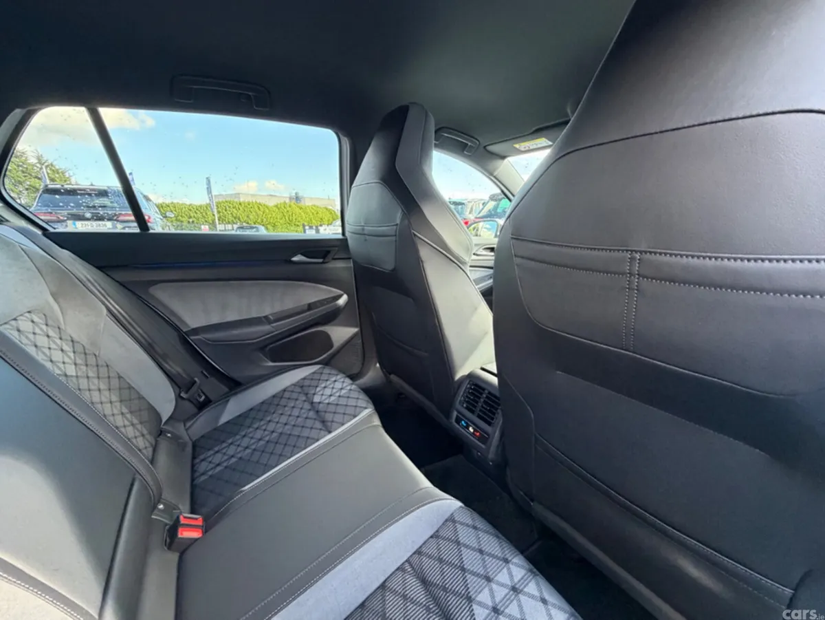 Volkswagen Golf Hatchback, Diesel, 2023, White