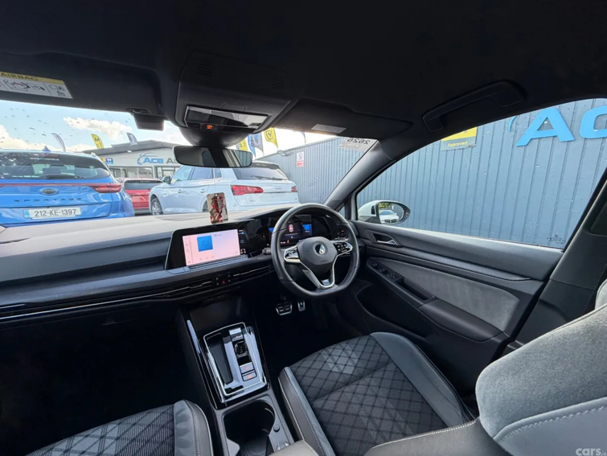 Volkswagen Golf Hatchback, Diesel, 2023, White