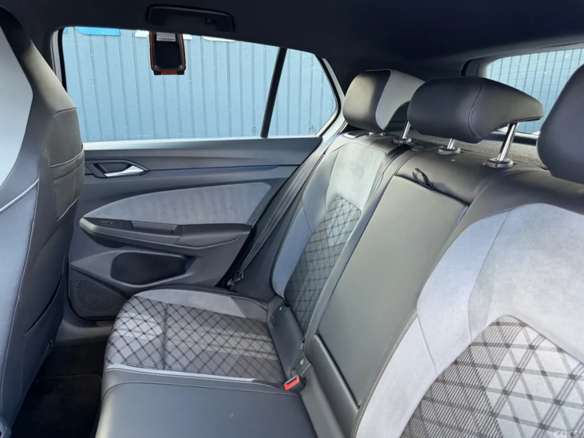 Volkswagen Golf Hatchback, Diesel, 2023, White