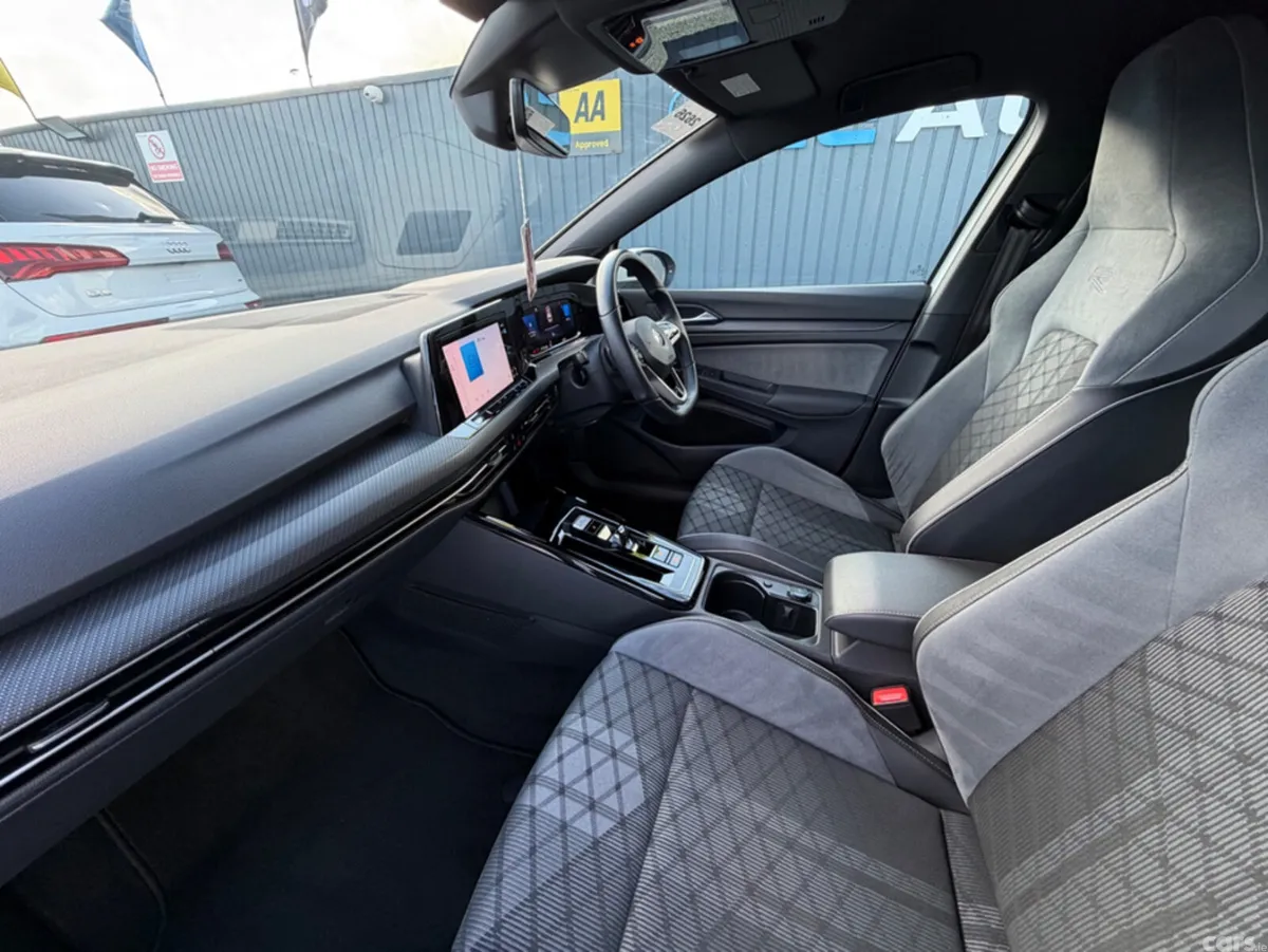 Volkswagen Golf Hatchback, Diesel, 2023, White