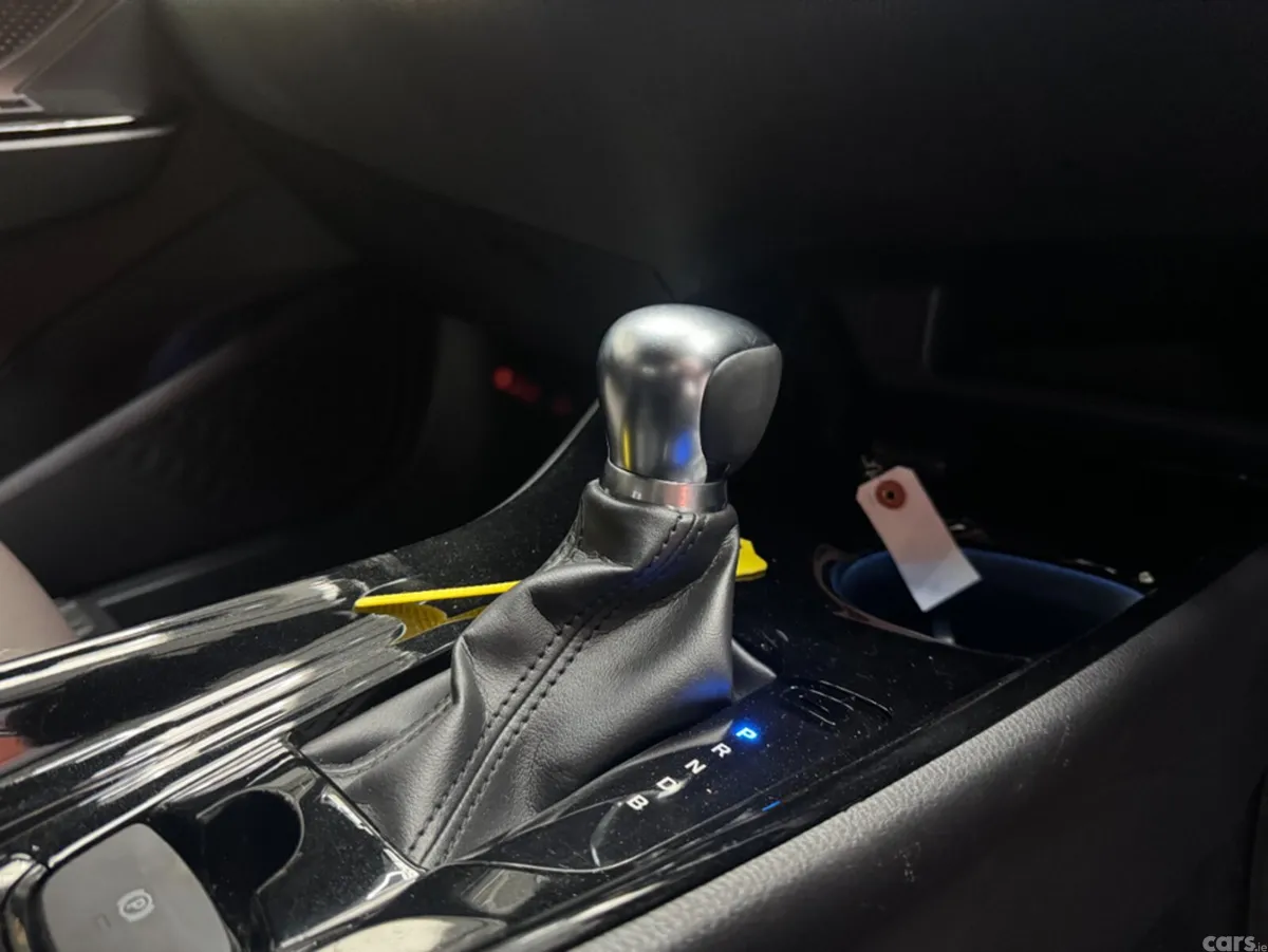 Toyota C-HR SUV, Petrol Hybrid, 2019, Silver