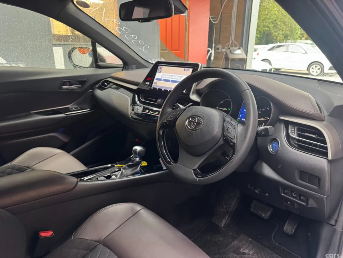 Toyota C-HR SUV, Petrol Hybrid, 2019, Silver
