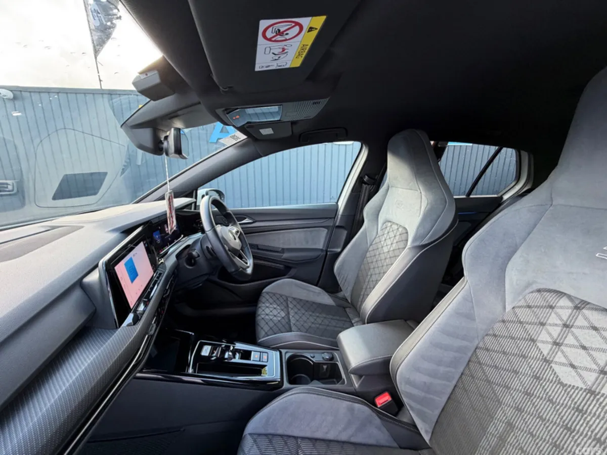 Volkswagen Golf Hatchback, Diesel, 2023, White