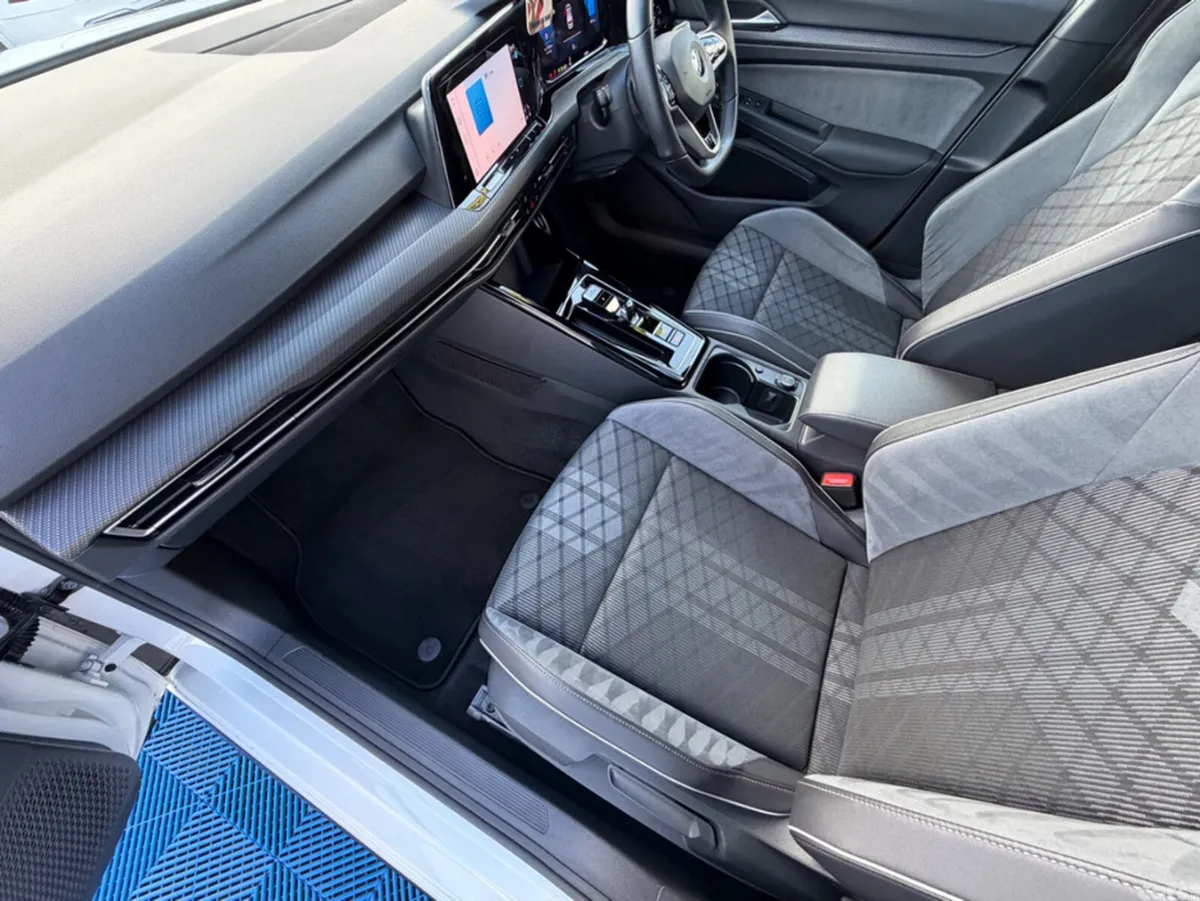 Volkswagen Golf Hatchback, Diesel, 2023, White