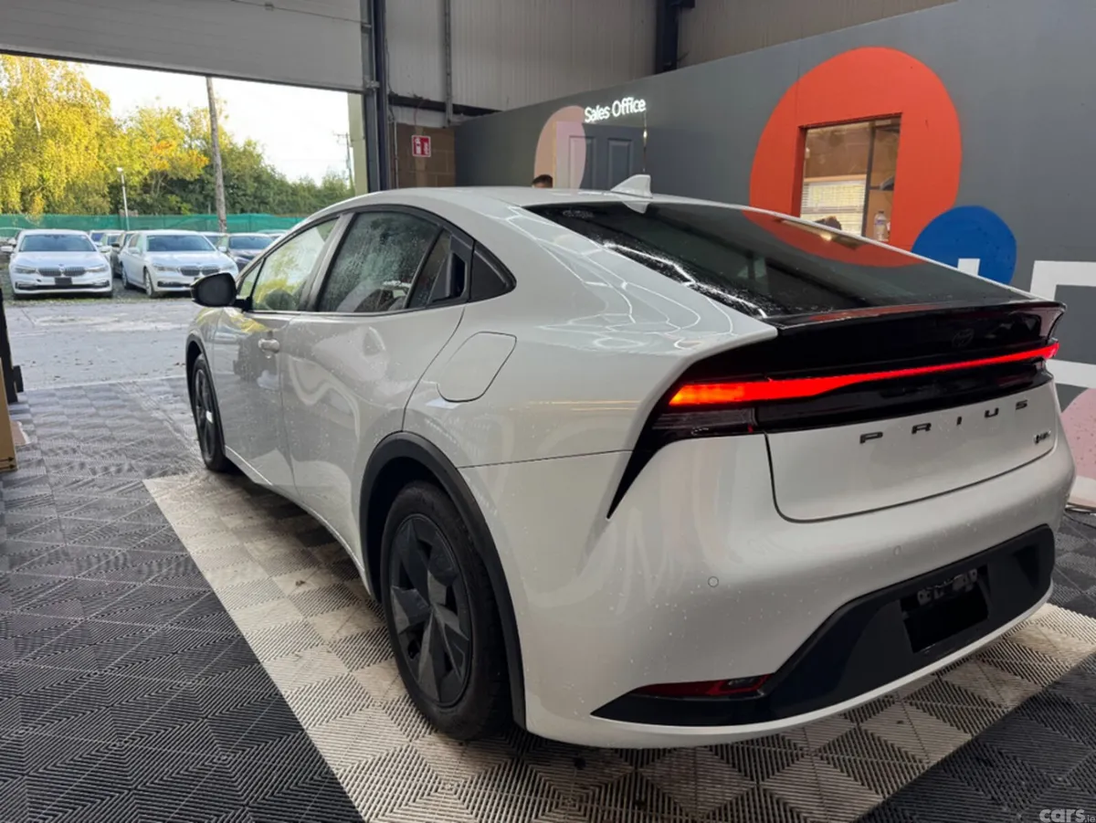 Toyota Prius Saloon, Petrol Hybrid, 2024, White