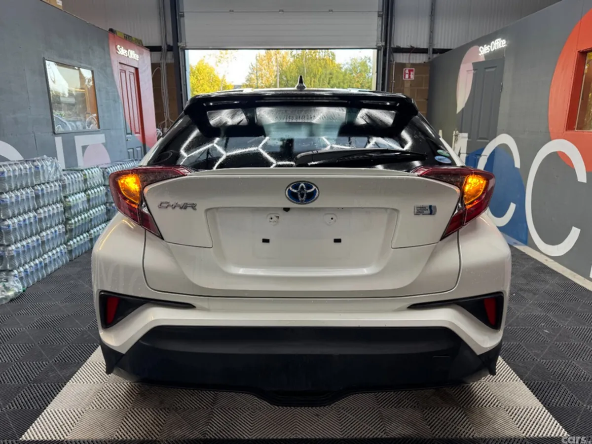Toyota C-HR SUV, Petrol, 2019, White