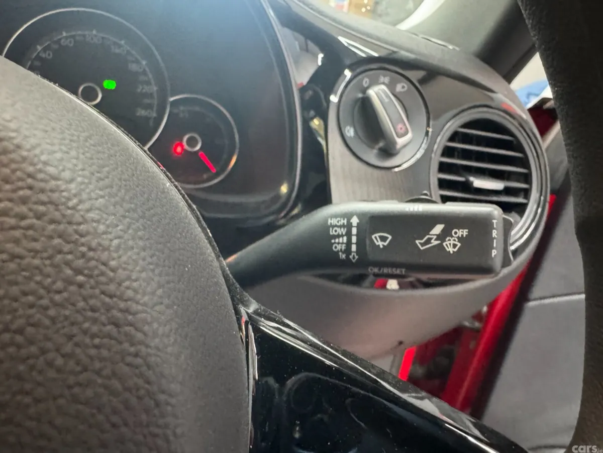 Volkswagen Beetle 2017 VOLKSWAGEN BEETLE 92,000KM, Lusk
