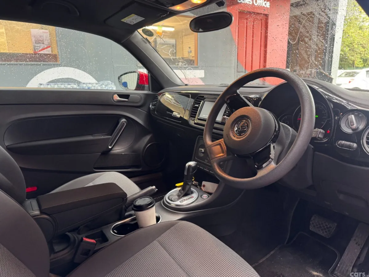 Volkswagen Beetle 2017 VOLKSWAGEN BEETLE 92,000KM, Lusk