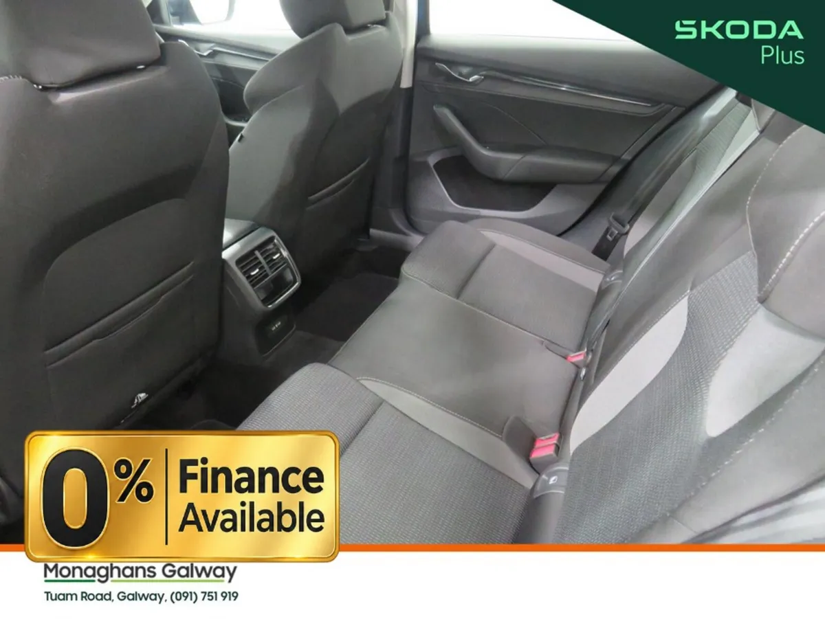 Skoda Octavia Hatchback, Diesel, 2023, Blue