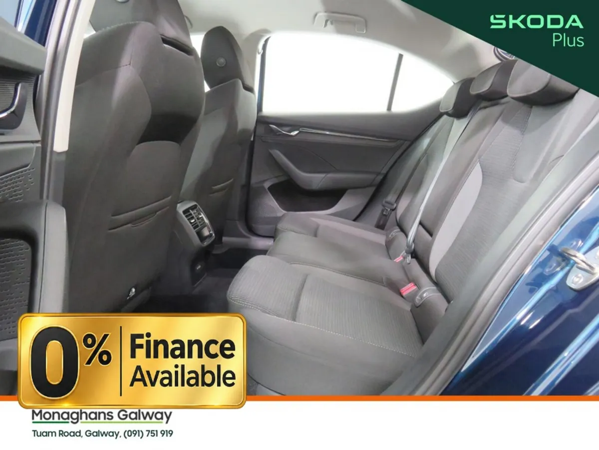 Skoda Octavia Hatchback, Diesel, 2023, Blue