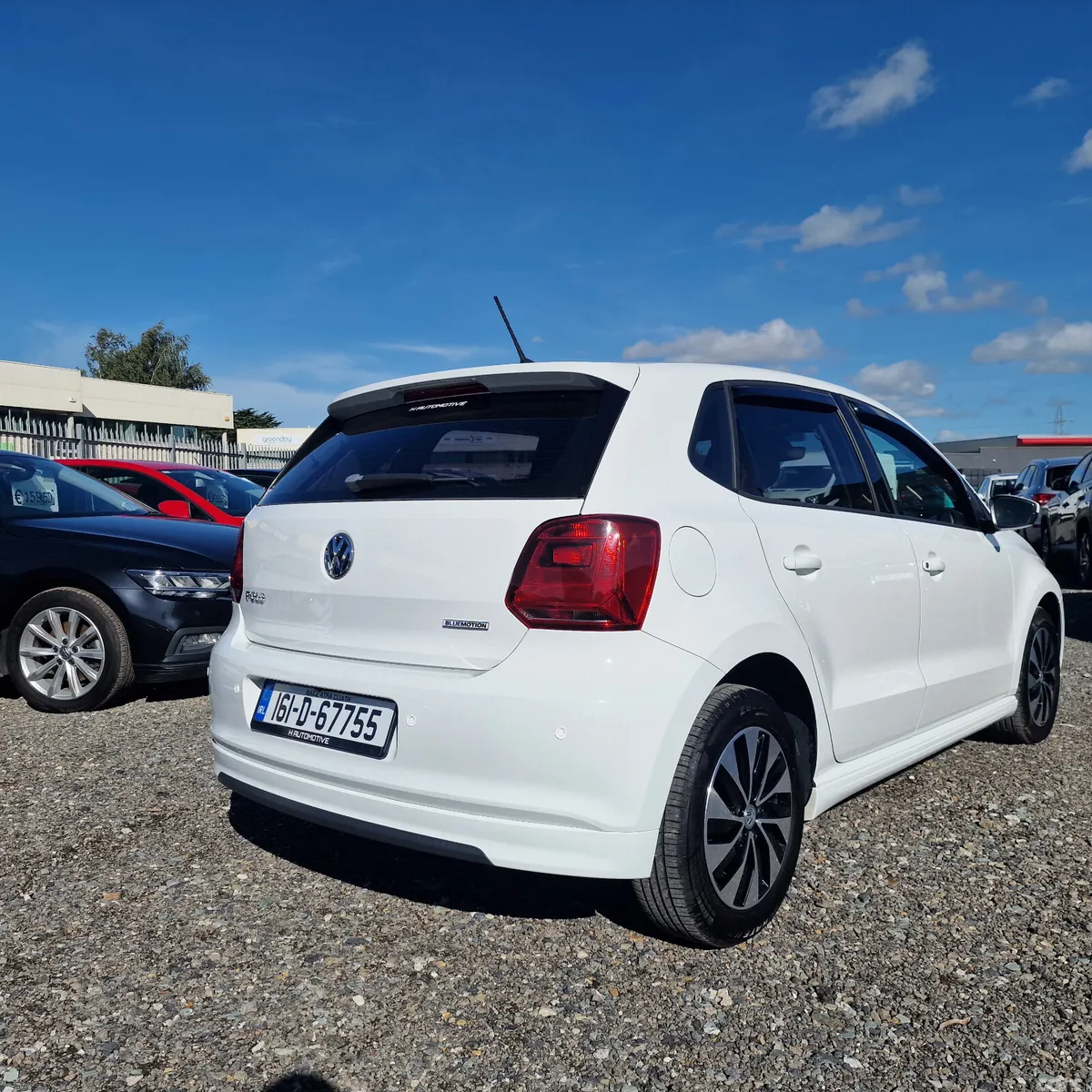 Volkswagen Polo Hatchback, Petrol, 2016, White
