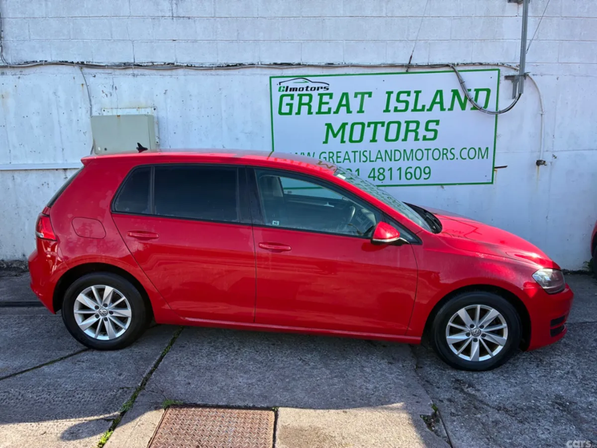 Volkswagen Golf Hatchback, Petrol, 2016, Red
