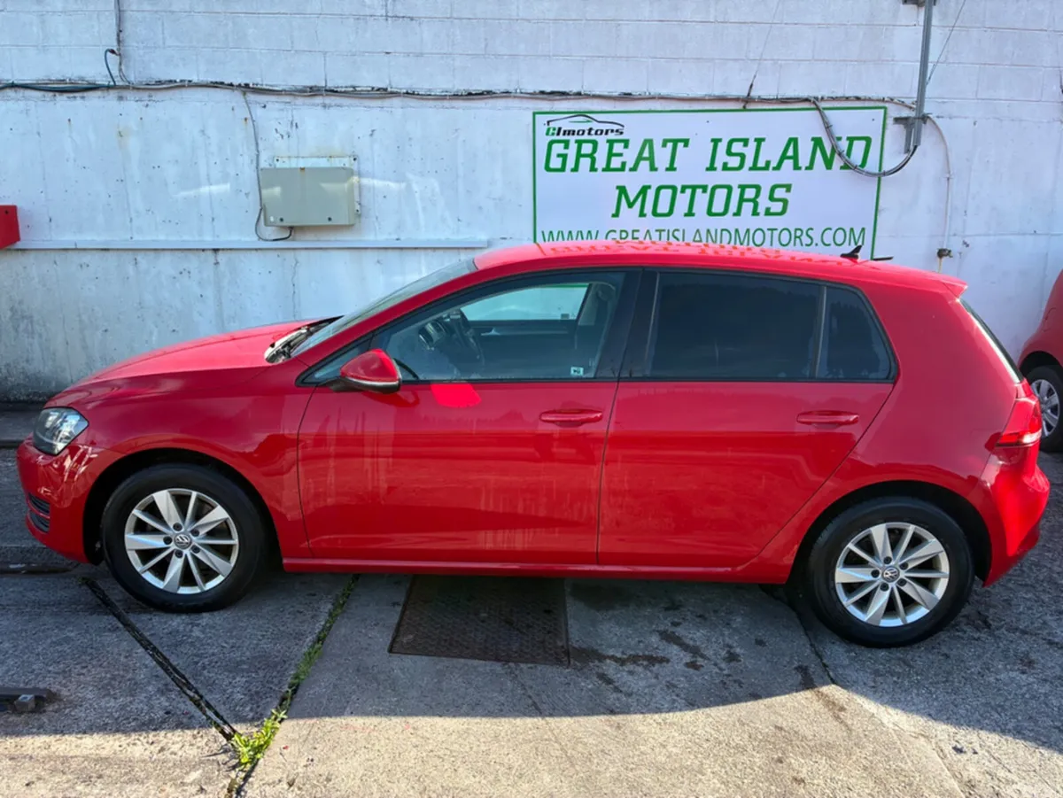 Volkswagen Golf Hatchback, Petrol, 2016, Red
