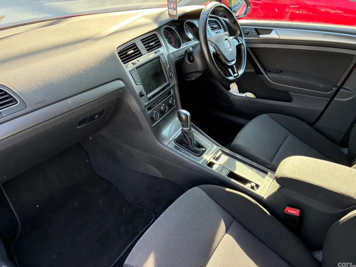 Volkswagen Golf Hatchback, Petrol, 2016, Red