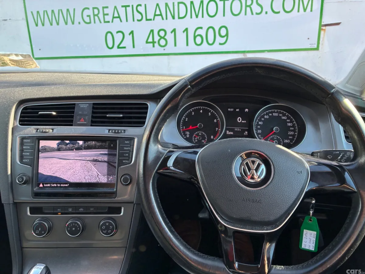 Volkswagen Golf Hatchback, Petrol, 2016, Red