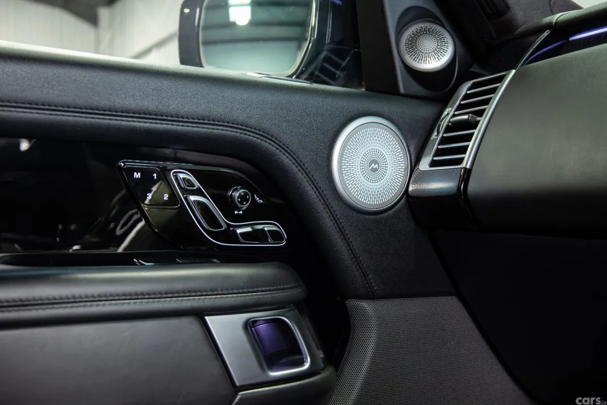Land Rover Range Rover SUV, Petrol Plug-in Hybrid, 2021, Grey